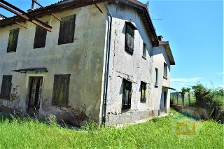zoom immagine (Casa a schiera 146 mq, soggiorno, 3 camere, zona Farra d'Isonzo)