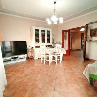 zoom immagine (Appartamento 100 mq, soggiorno, 2 camere, zona Borgo Bovio)
