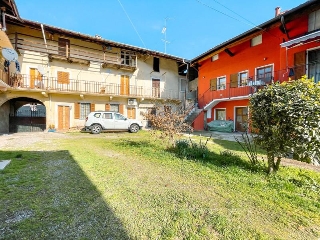 zoom immagine (Casa a schiera 100 mq, soggiorno, 2 camere, zona Ticino - Centro)