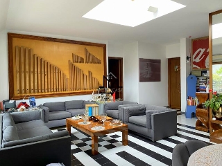 zoom immagine (Appartamento 150 mq, soggiorno, 2 camere, zona Porto)
